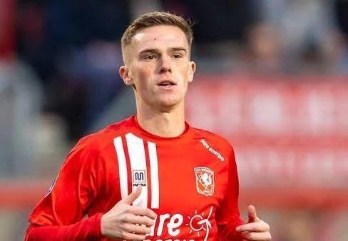 助球队夺得 助球队夺得