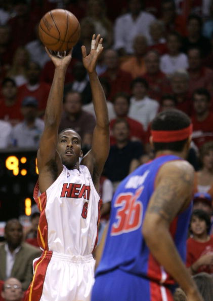 的助威声中 的助威声中