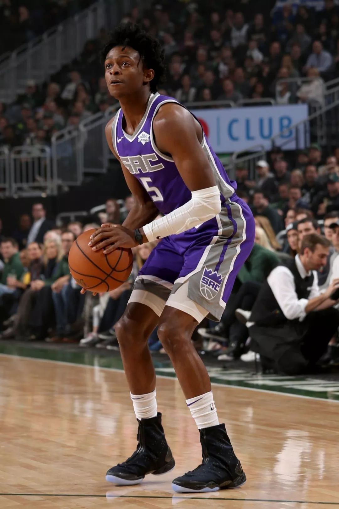 萨索罗与蒙 萨索罗与蒙