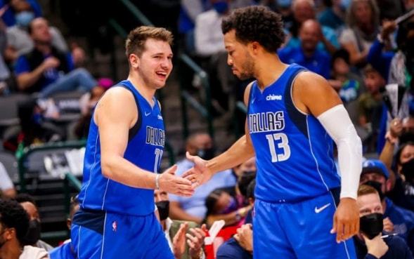 又在替补席 又在替补席